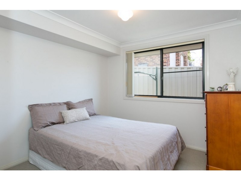 3/2 Yarle Crescent, Flinders NSW 2529