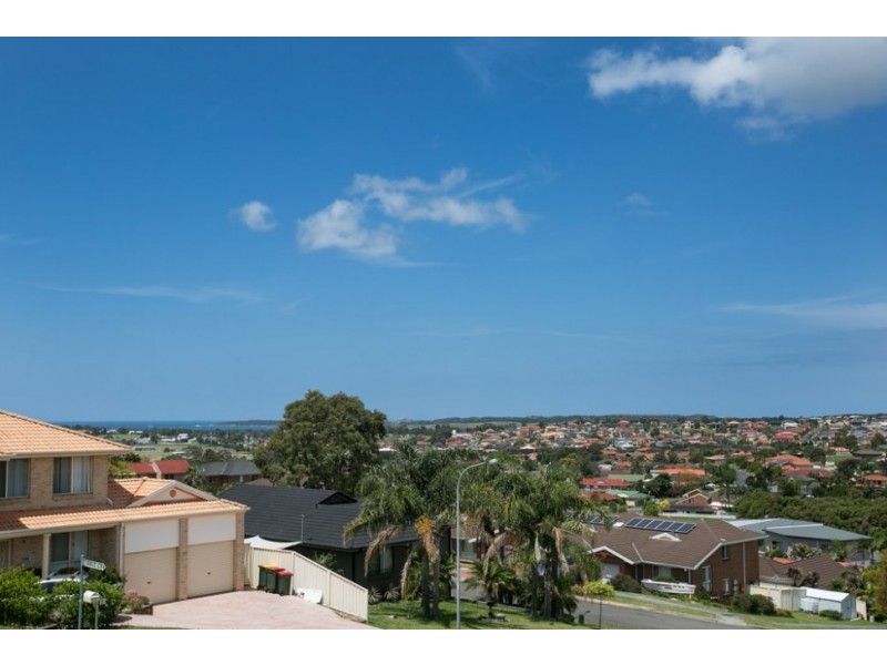 3/2 Yarle Crescent, Flinders NSW 2529