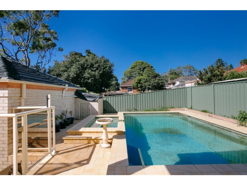 11 Hamilton Street, Fairy Meadow NSW 2519