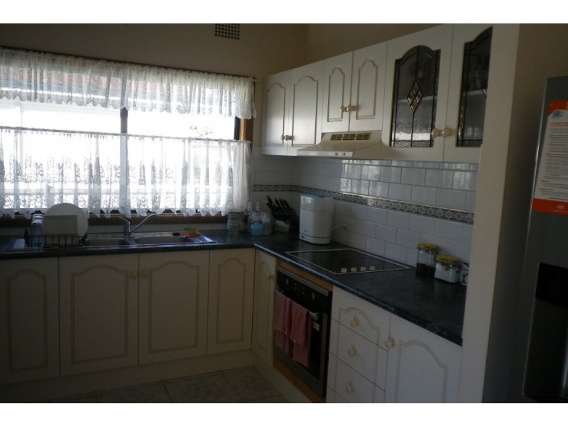 6 Breda Street, Fairy Meadow NSW 2519