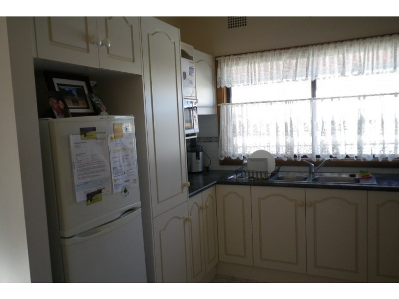 6 Breda Street, Fairy Meadow NSW 2519