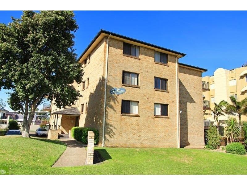 2/2 Hinton Street, Wollongong NSW 2500