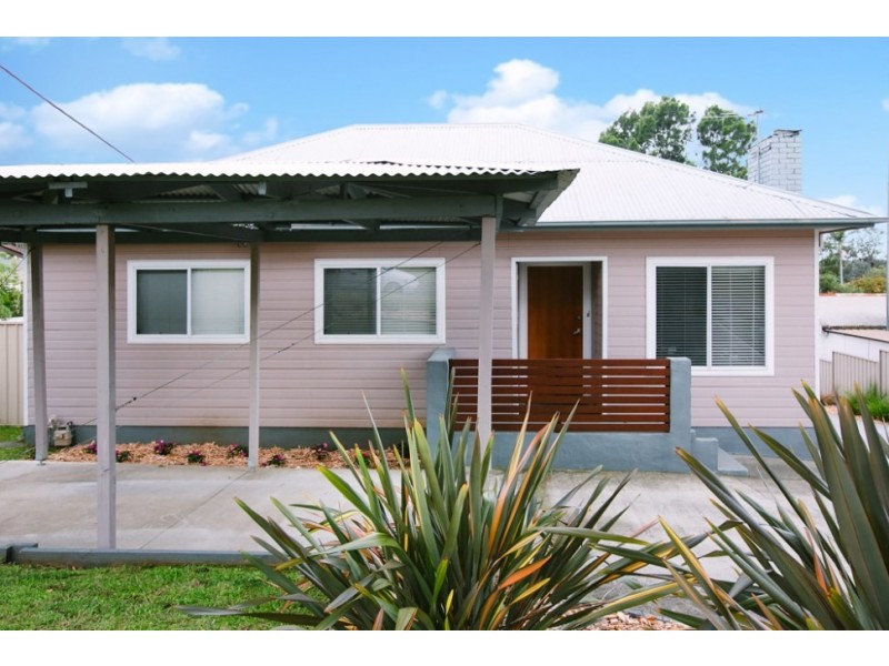 17 Central Road, Unanderra NSW 2526