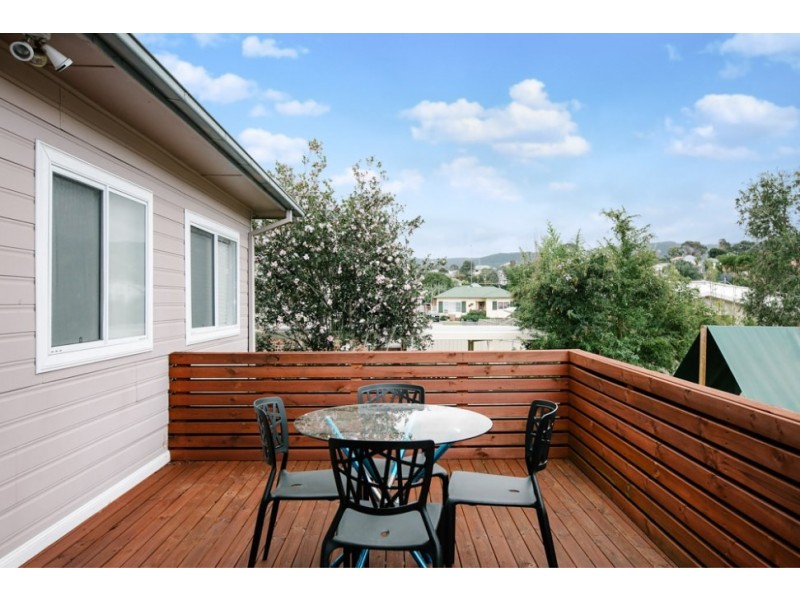 17 Central Road, Unanderra NSW 2526