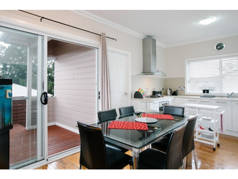 17 Central Road, Unanderra NSW 2526