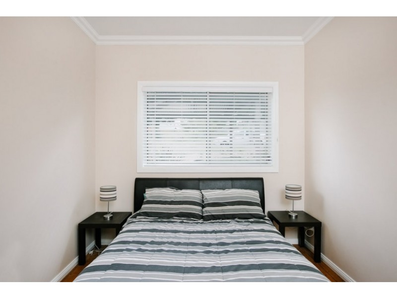 17 Central Road, Unanderra NSW 2526