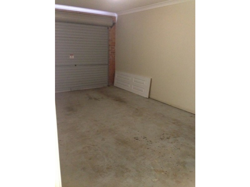 2/8 Wallis Close, Flinders NSW 2529