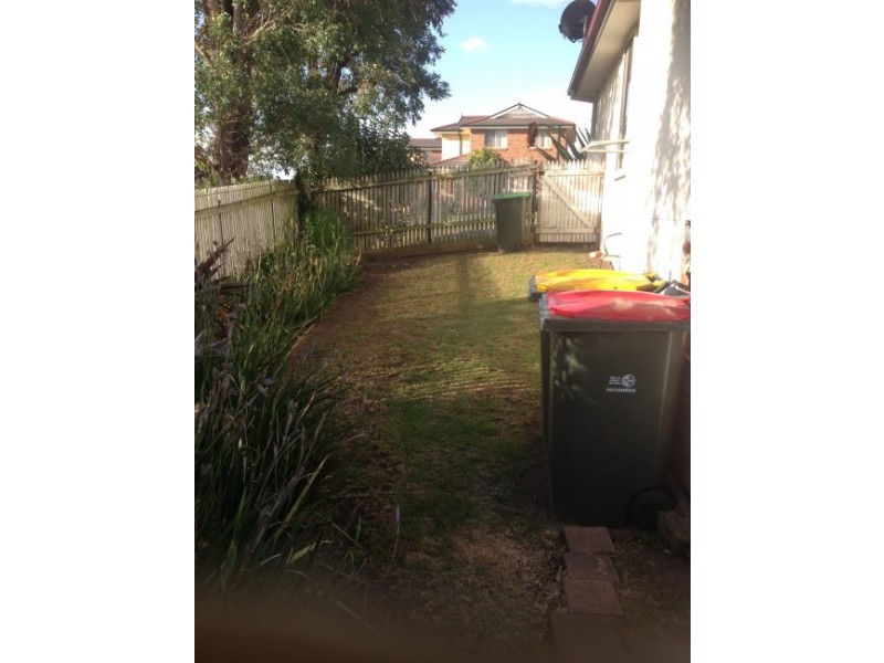 2/8 Wallis Close, Flinders NSW 2529