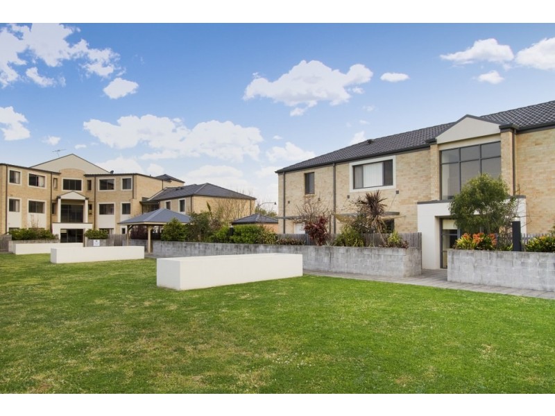 13/2 Forestview Way, Woonona NSW 2517