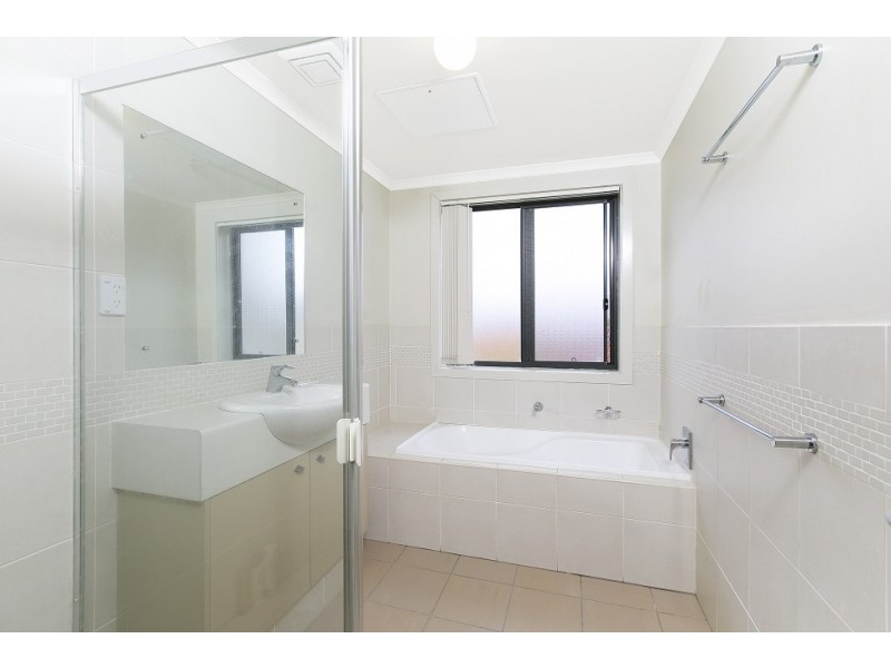 13/2 Forestview Way, Woonona NSW 2517