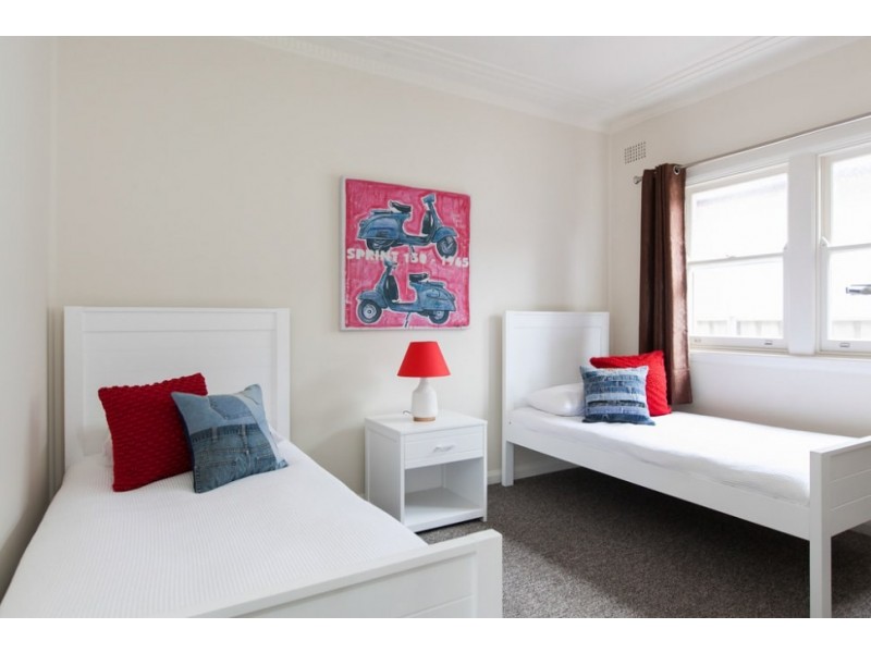 9 Mary Ann Street, Towradgi NSW 2518