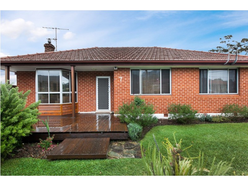 7 Foothills Road, Mount Ousley NSW 2519