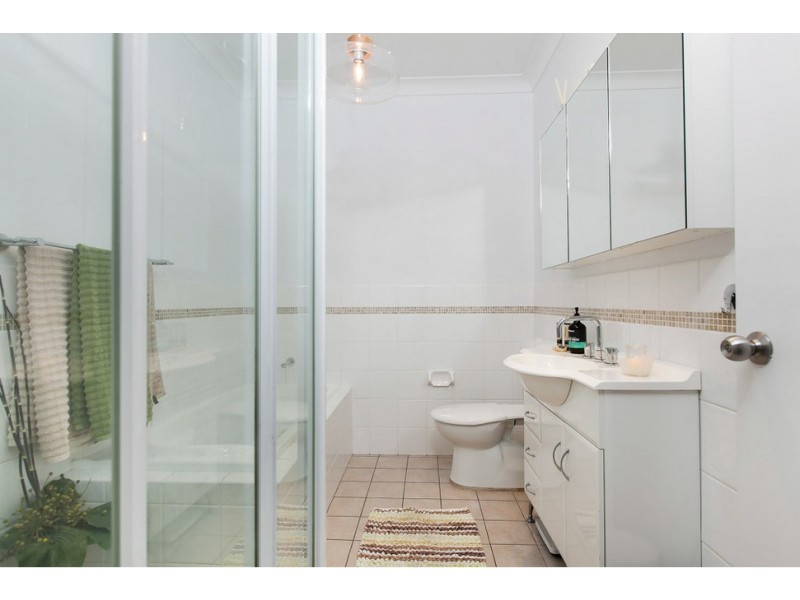 2/77 Auburn Street, Wollongong NSW 2500