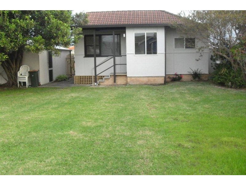 4 Ocean Avenue, Woonona NSW 2517