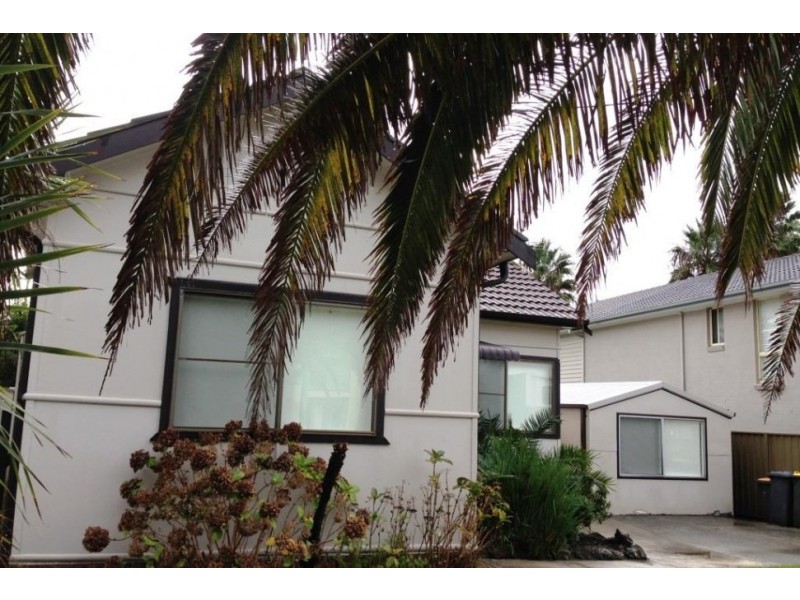 4 Ocean Avenue, Woonona NSW 2517