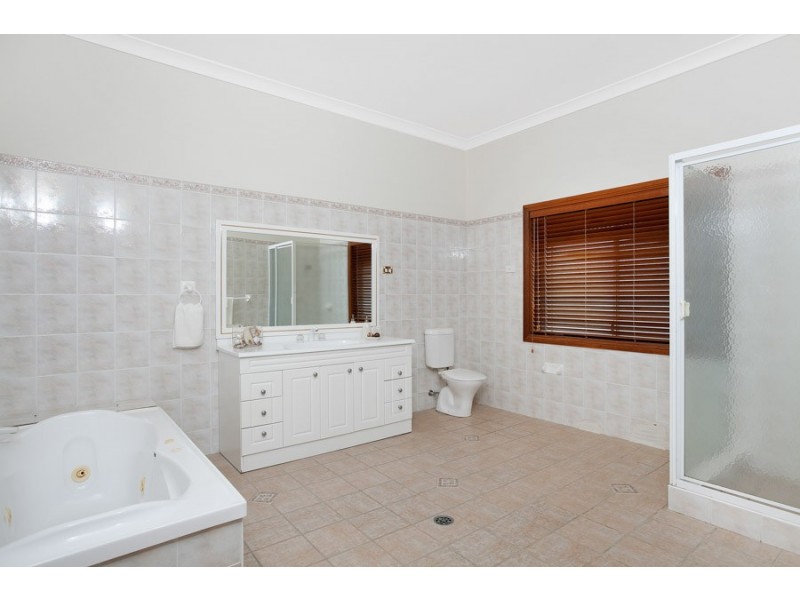 77 Shone Avenue, Horsley NSW 2530