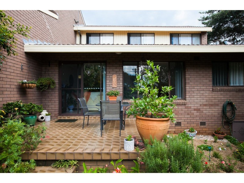 2/23A Woodlawn Avenue, Mangerton NSW 2500