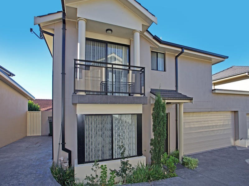 2/25-27 Farrell Street, Balgownie NSW 2519
