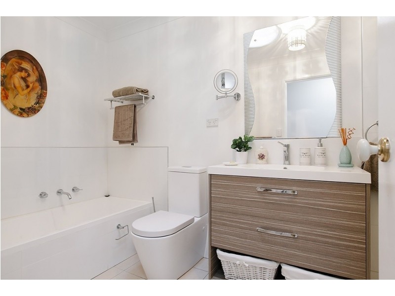 1/4 Park Road, Bellambi NSW 2518