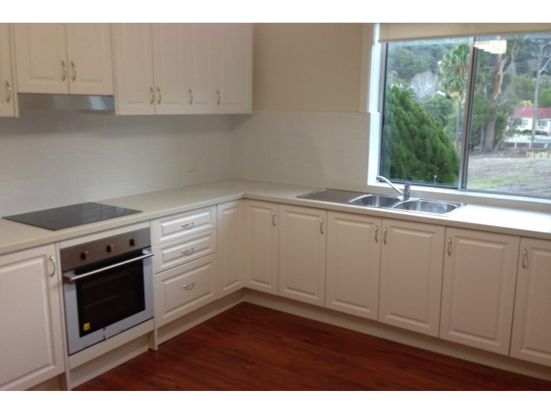 4 Wrexham Road, Thirroul NSW 2515