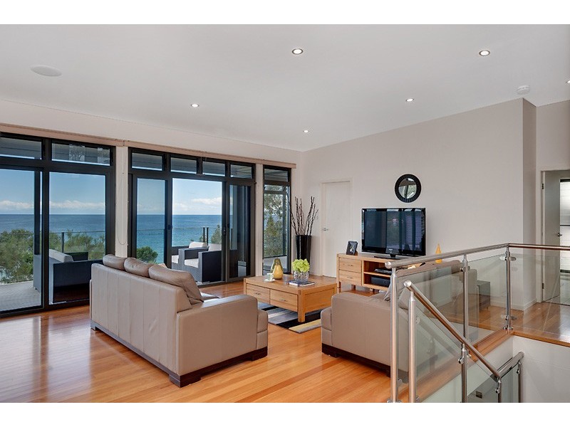32 Donlan Road, Mollymook Beach NSW 2539