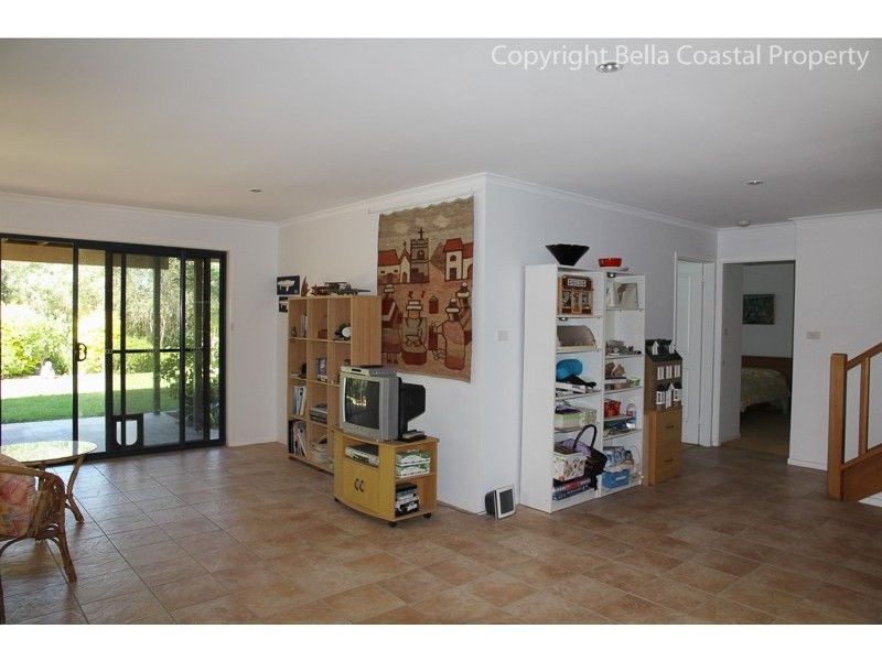 14 Seascape Close, Narrawallee NSW 2539