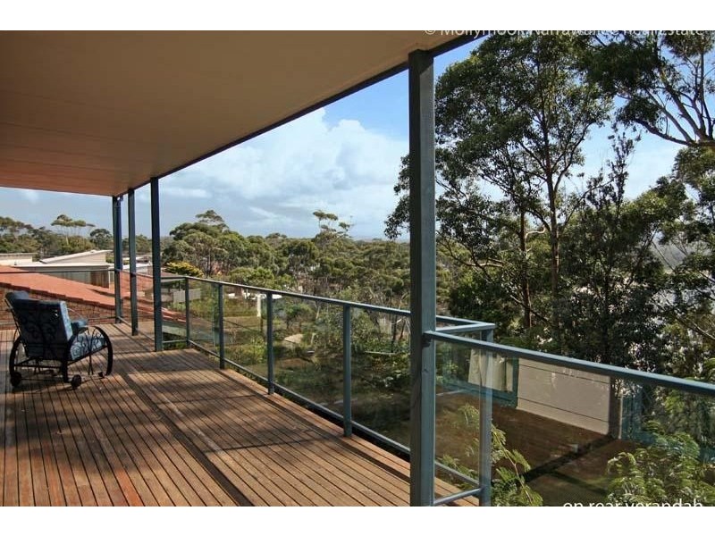 14 Tallwood Avenue, Narrawallee NSW 2539