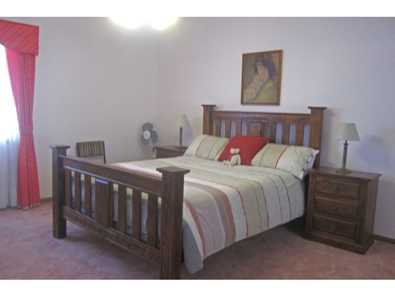 1 Rennies Beach Close, Ulladulla NSW 2539