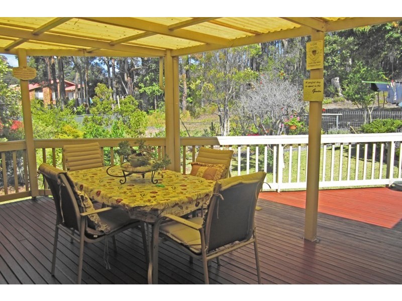 6 Robin Place, Mollymook NSW 2539