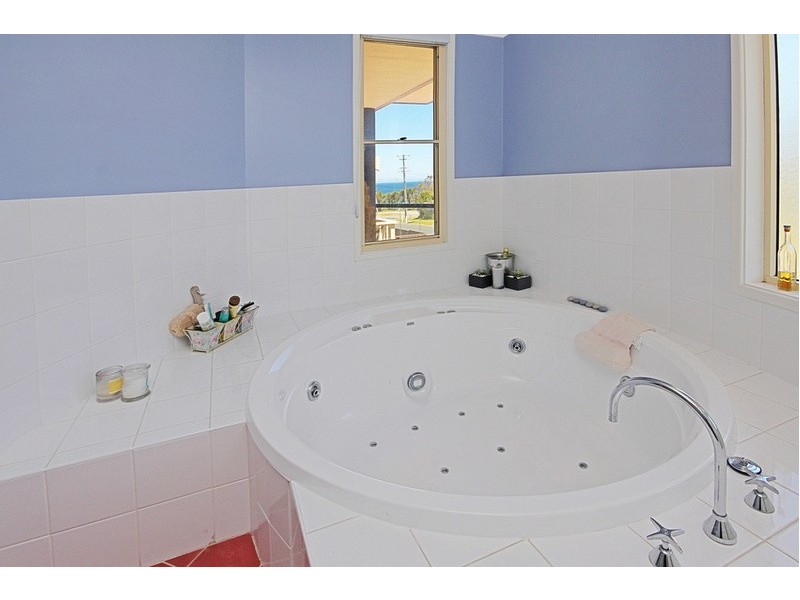 5 Beachway Avenue, Berrara NSW 2540