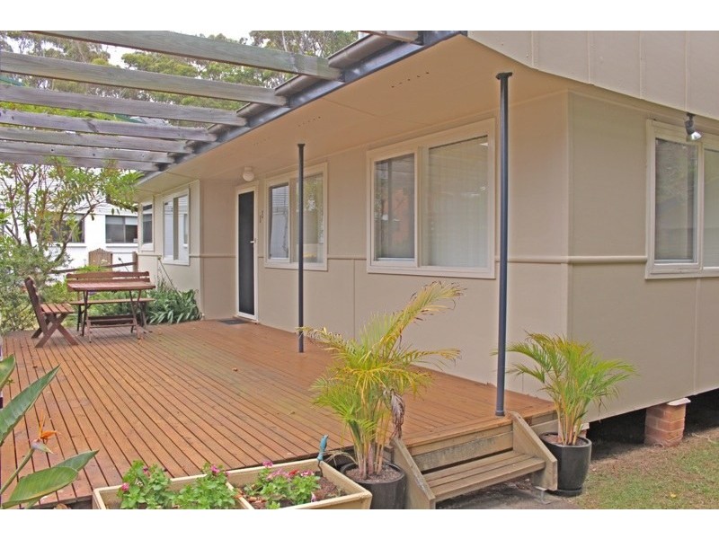 11 Donlan Road Road, Mollymook Beach NSW 2539