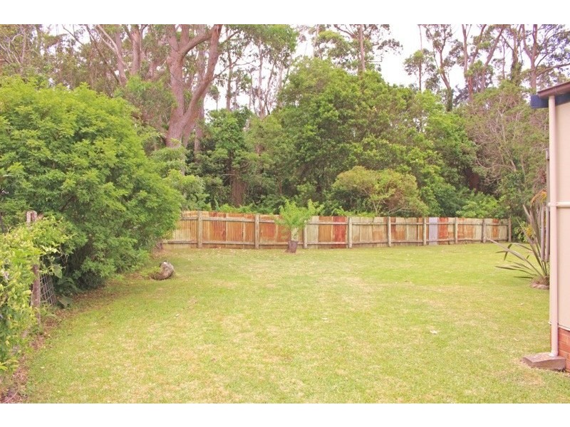 11 Donlan Road Road, Mollymook Beach NSW 2539