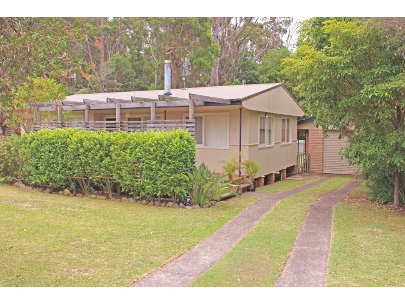 11 Donlan Road Road, Mollymook Beach NSW 2539