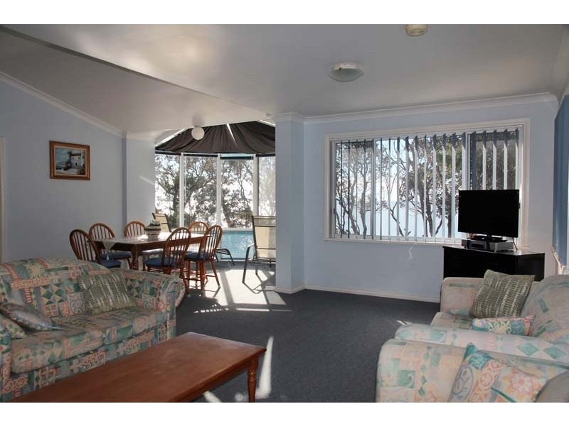 197 Mitchell Parade, Mollymook Beach NSW 2539