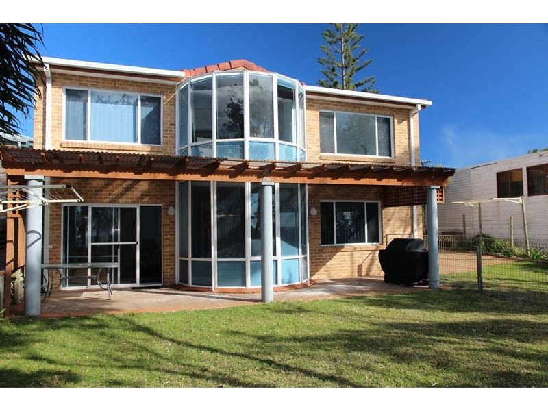 197 Mitchell Parade, Mollymook Beach NSW 2539