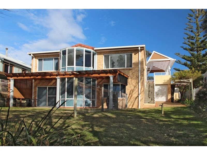 197 Mitchell Parade, Mollymook Beach NSW 2539