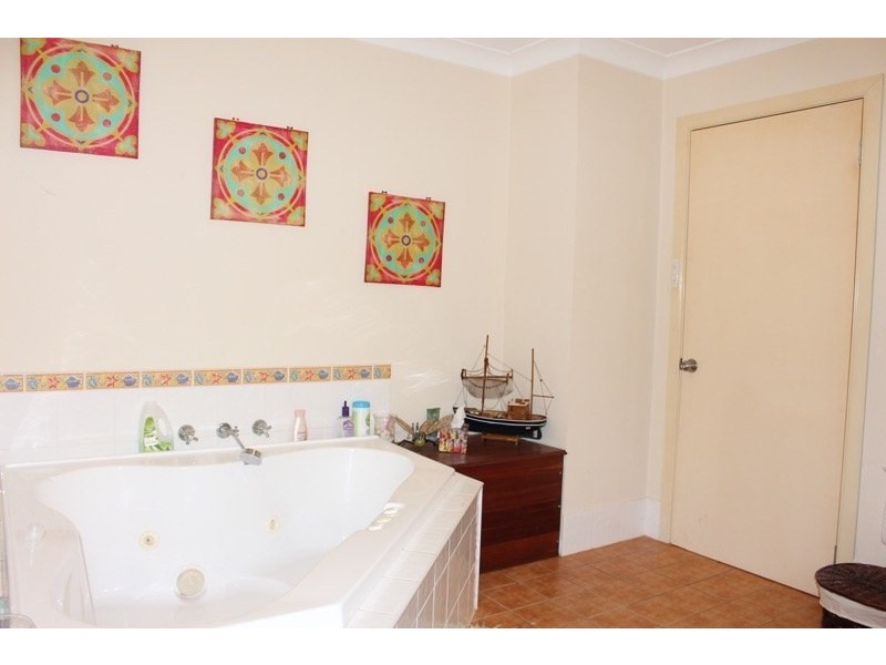 2 Alma Avenue, Fishermans Paradise NSW 2539