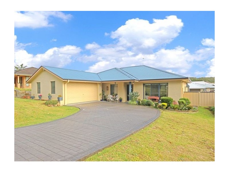 11 Clifford Close, Mollymook NSW 2539