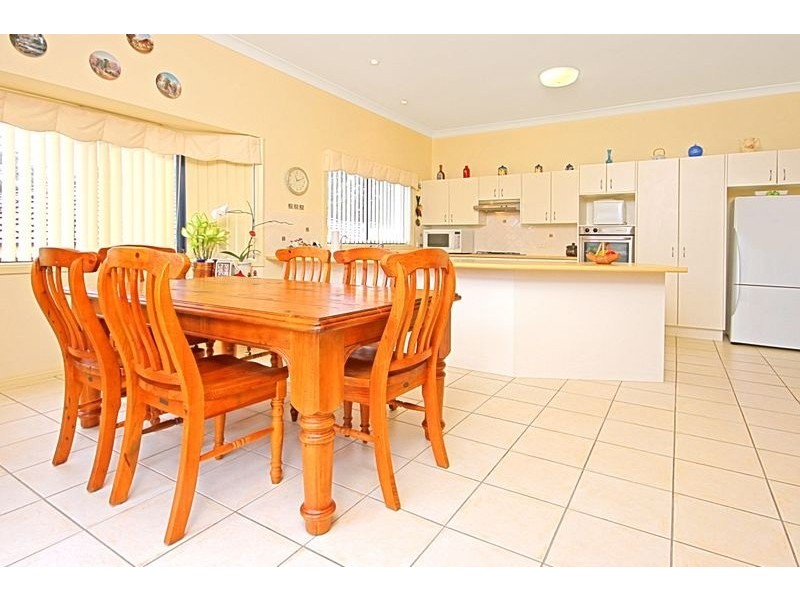 11 Clifford Close, Mollymook NSW 2539