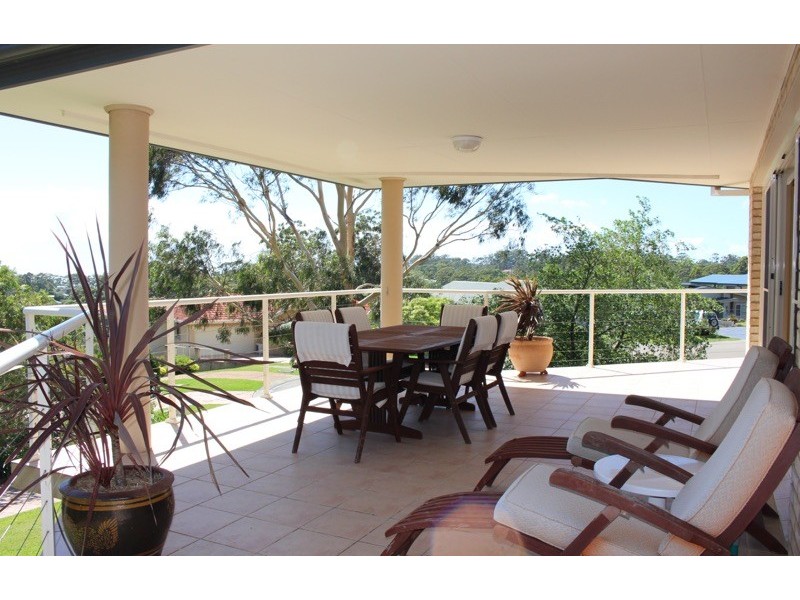 13 Seascape Close, Narrawallee NSW 2539