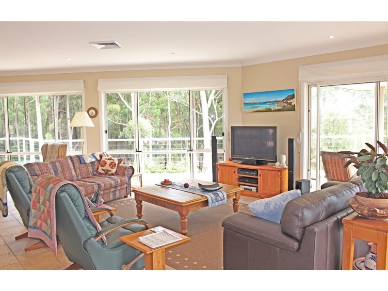 13 Seascape Close, Narrawallee NSW 2539