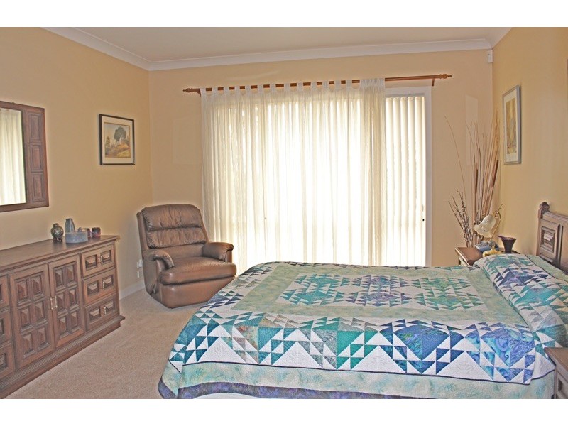 13 Seascape Close, Narrawallee NSW 2539