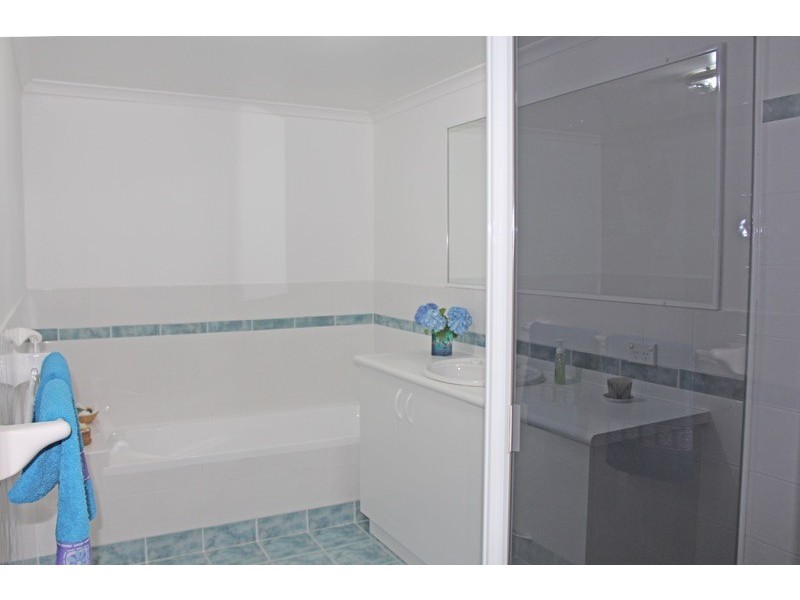 13 Seascape Close, Narrawallee NSW 2539