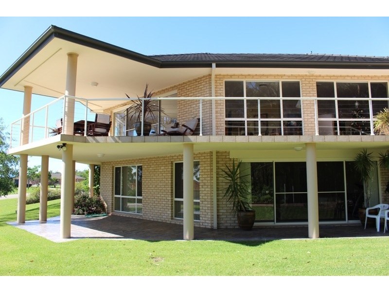 13 Seascape Close, Narrawallee NSW 2539