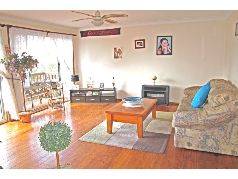 6 Aquarius Avenue, Narrawallee NSW 2539