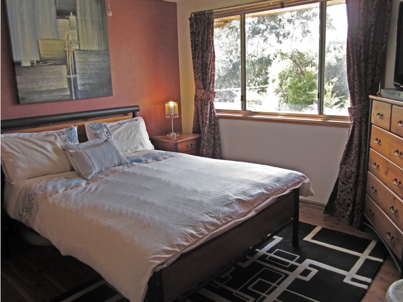 6 Aquarius Avenue, Narrawallee NSW 2539