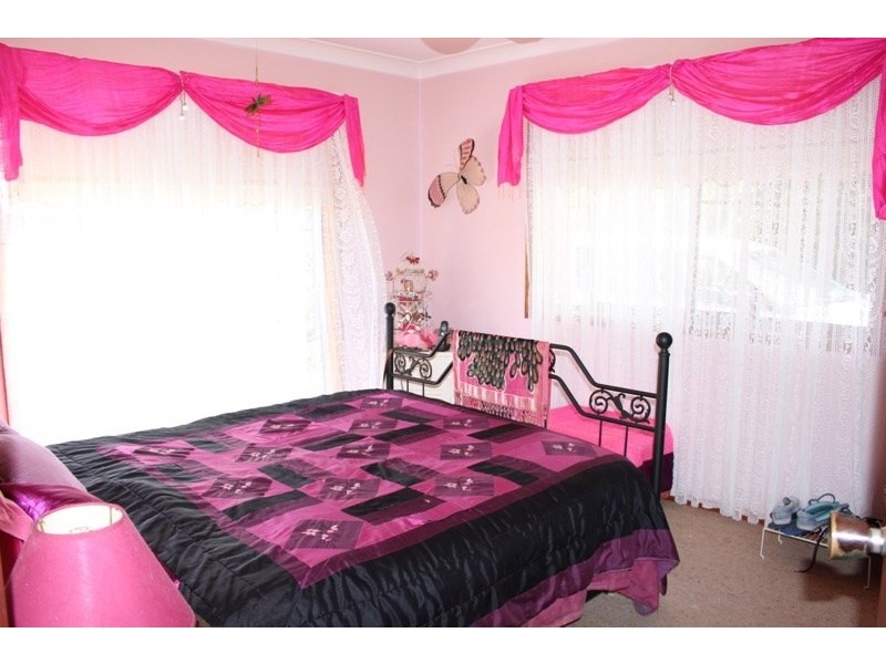 11 Venus Avenue, Lake Tabourie NSW 2539