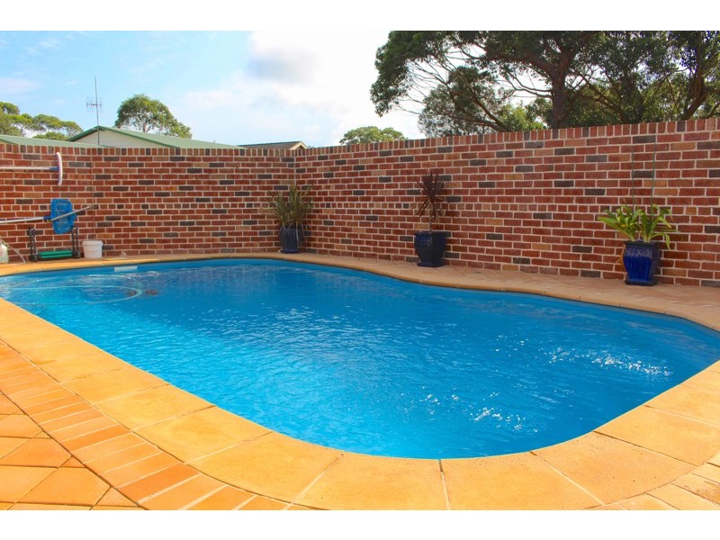 9 Lakewood Grove, Burrill Lake NSW 2539