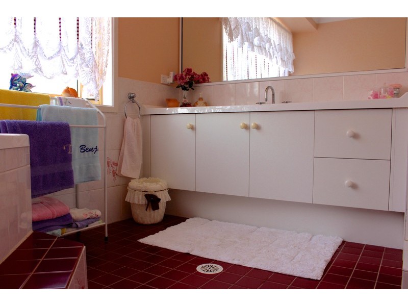 9 Lakewood Grove, Burrill Lake NSW 2539