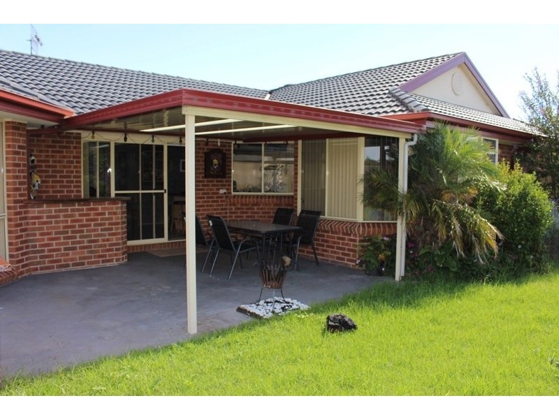 74 Princes Highway, Lake Tabourie NSW 2539